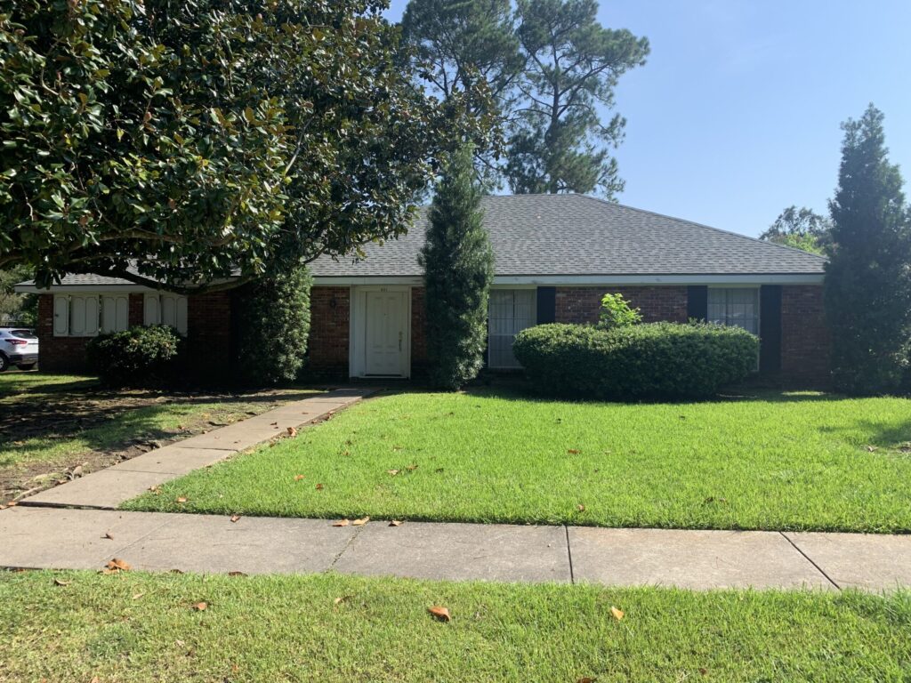 Roselawn Blvd house purchased by cash home buyers in Lafayette LA